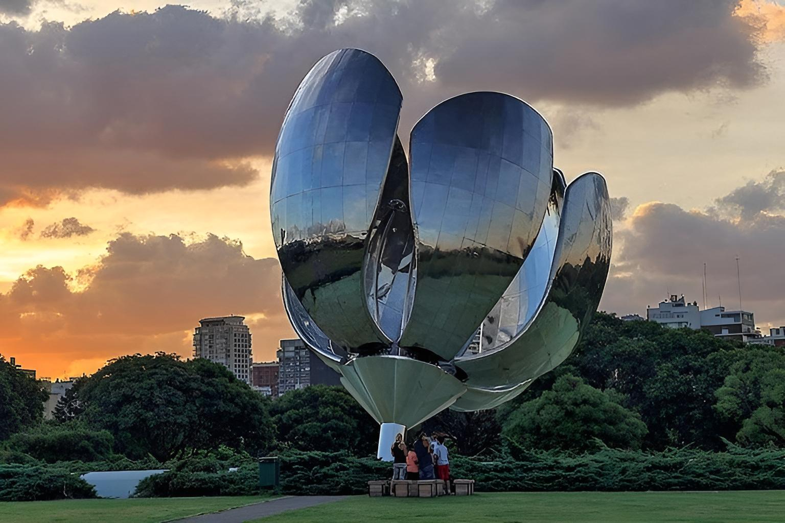 modern statue Buenos Aires