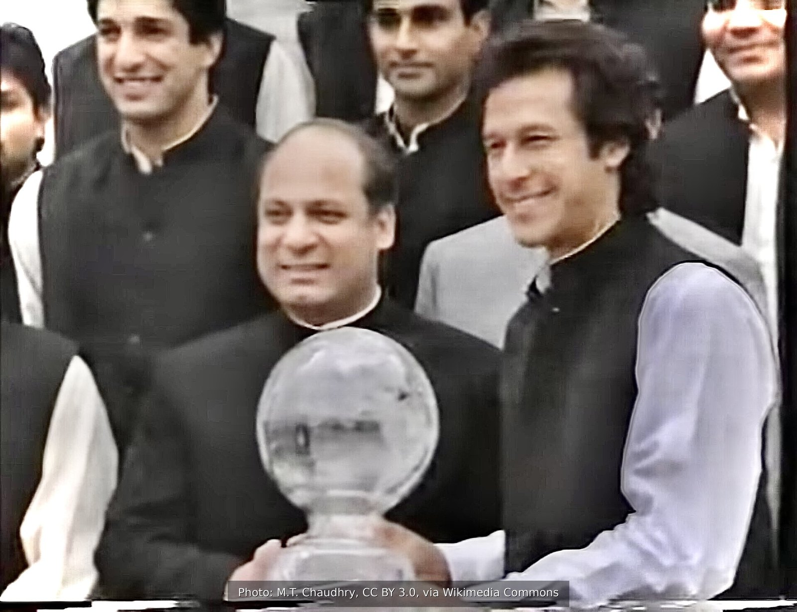 Imran Khan with the 1992 Cricket World Cup trophy