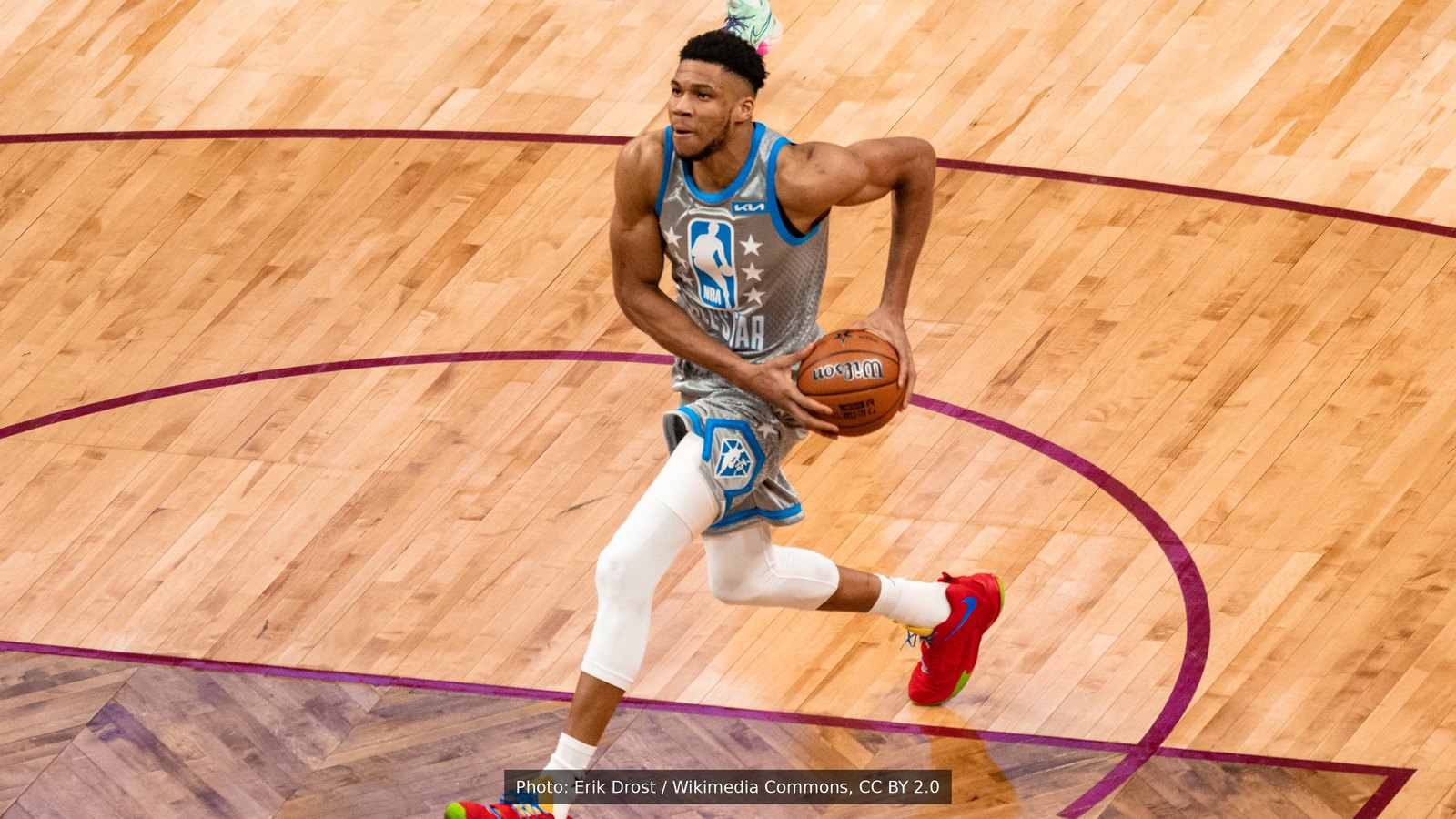 Giannis Antetokounmpo driving to the basket at the NBA All-Star Game